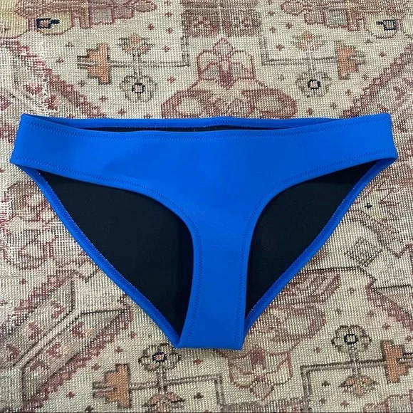 NWOT Triangl Blue Bikini Bottoms Size XL - Picture 2 of 3